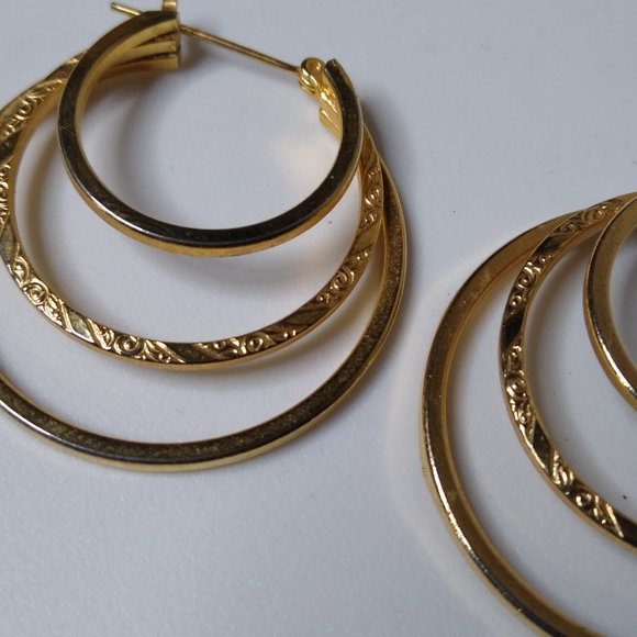 Circular Metal Layered Hoop Earrings - Picture 5 of 15